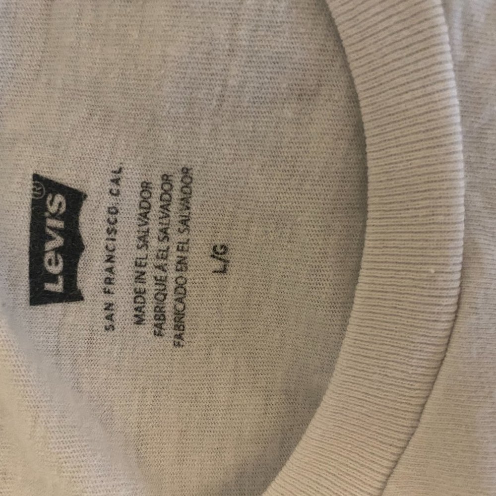 Levis T-Shirt - Picture 2 of 2